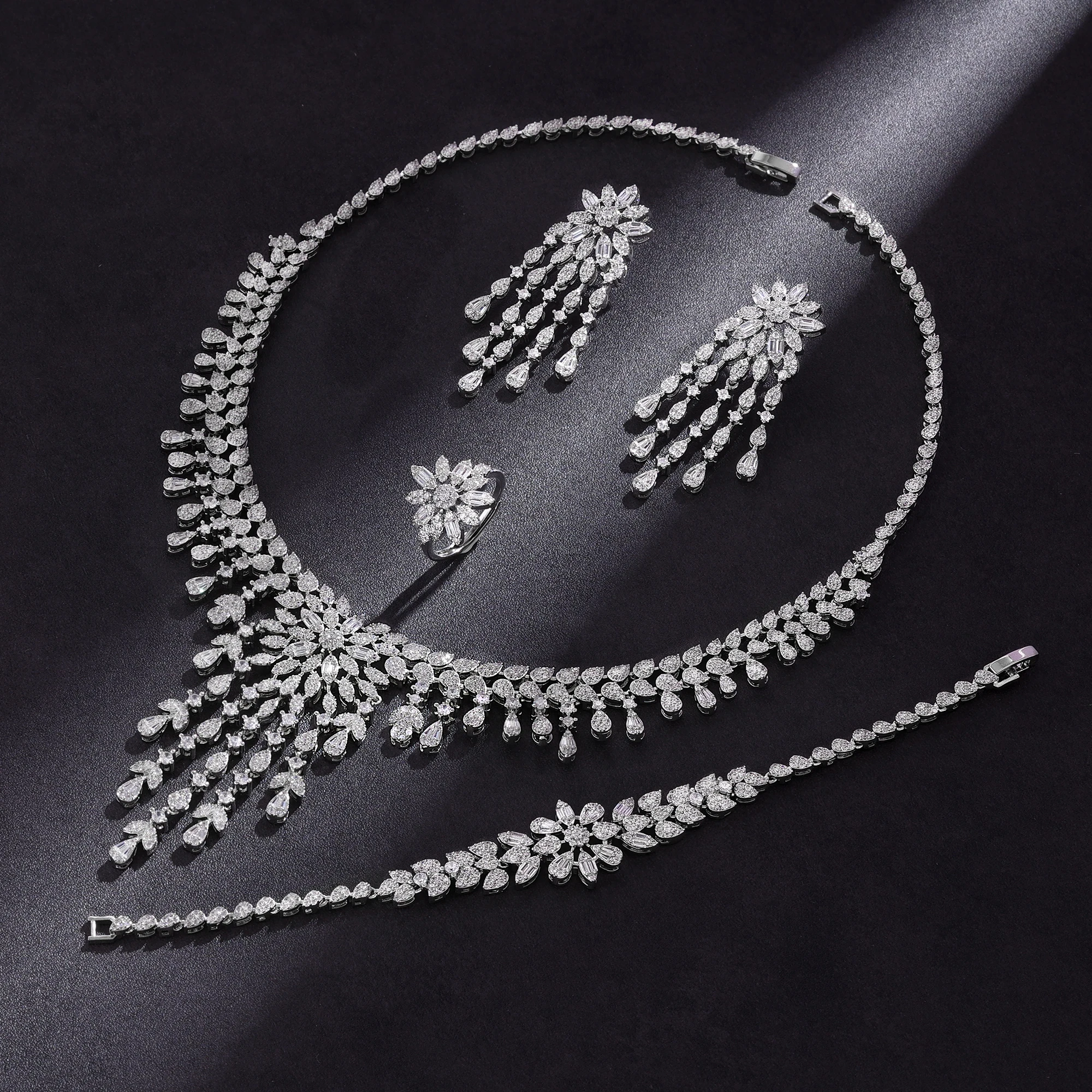 

2024 New Luxury 4-piece Women's Wedding Jewelry Set Crystal Necklace Set Nigeria Dubai Jewelry Set