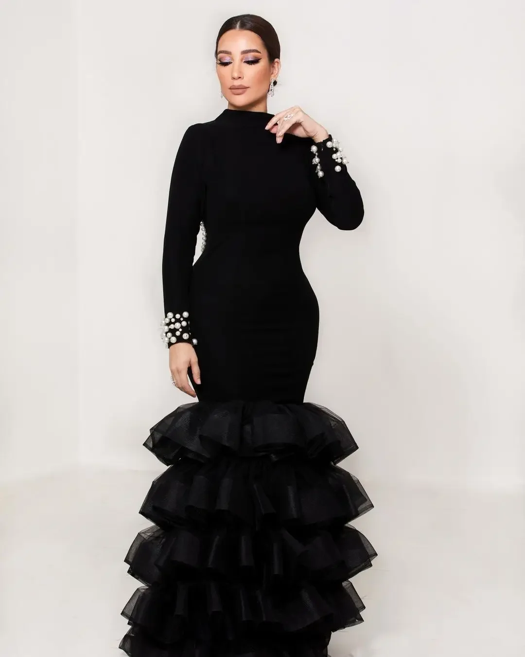 

Backless Pearls Luxury Evening Dresses For Prom Black Long Sleeves Mermaid Kuwait Fashion Design Party Formal Occasion ML-99