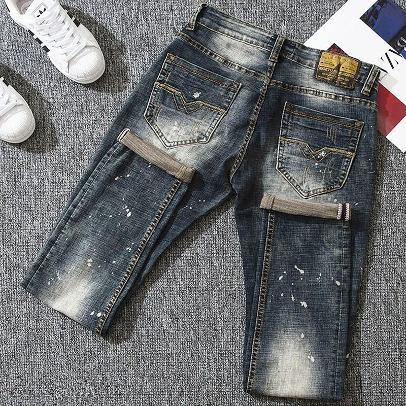 Рисунок 2 - Уличные модные мужские джинсы в стиле ретро
