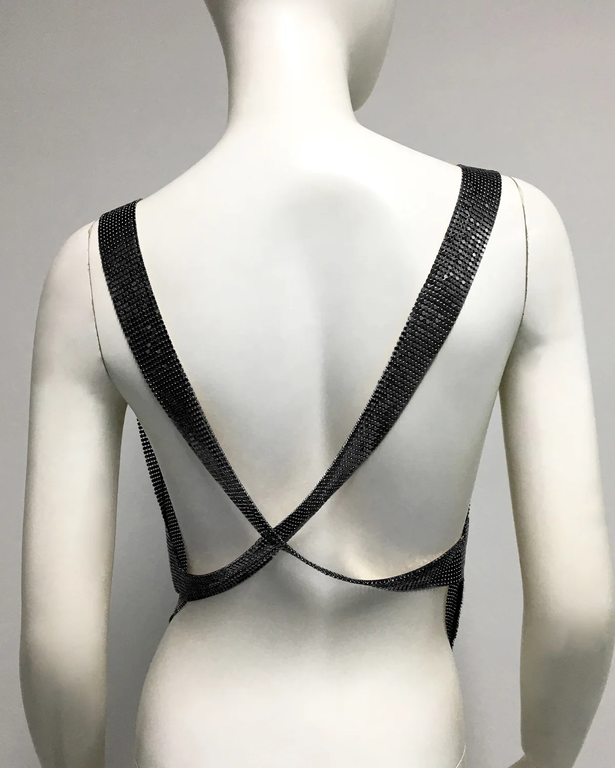 Glänzendes Metall-Pailletten-Party-Tanktop für Frauen, sexy, tiefer V-Ausschnitt, rückenfrei, schulterfrei, Leibchen, Rave-Nachtclub, bauchfreies Top, 2024, neu – Detail 24