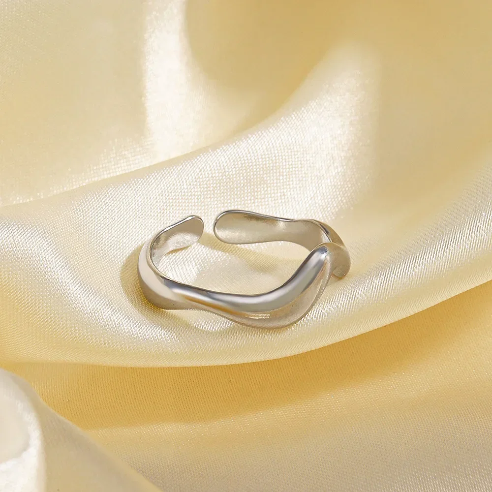 Elegant Gold Stainless Steel Rings - Stylish Personalized Jewelry Gifts