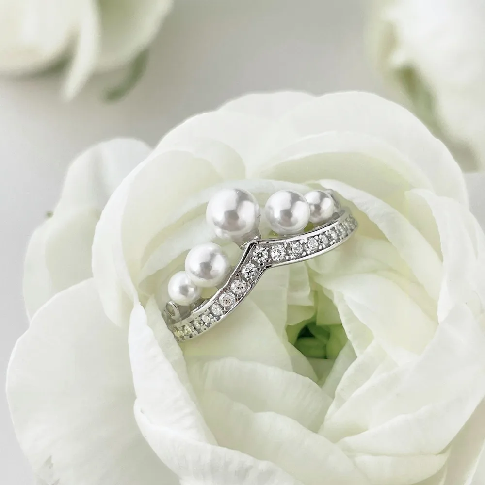 

Женское кольцо из серебра 925 пробы с бусинами и искусственным жемчугом