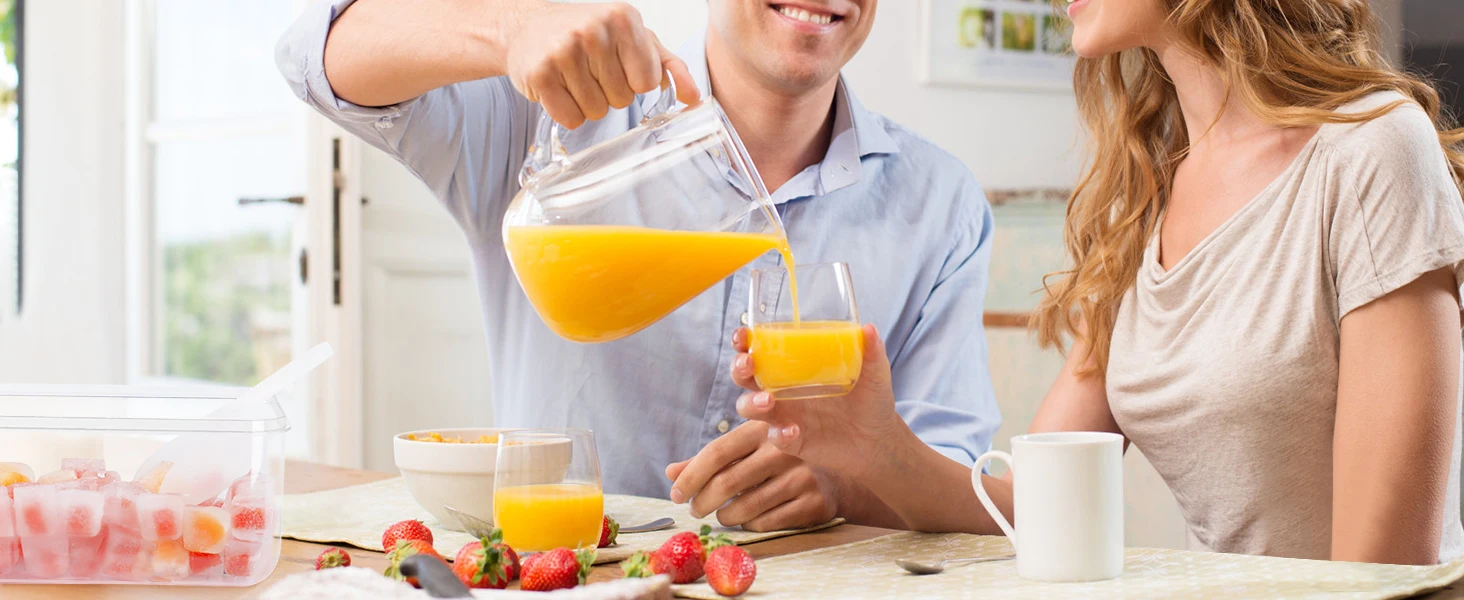 ice cube tray with lid and bin
