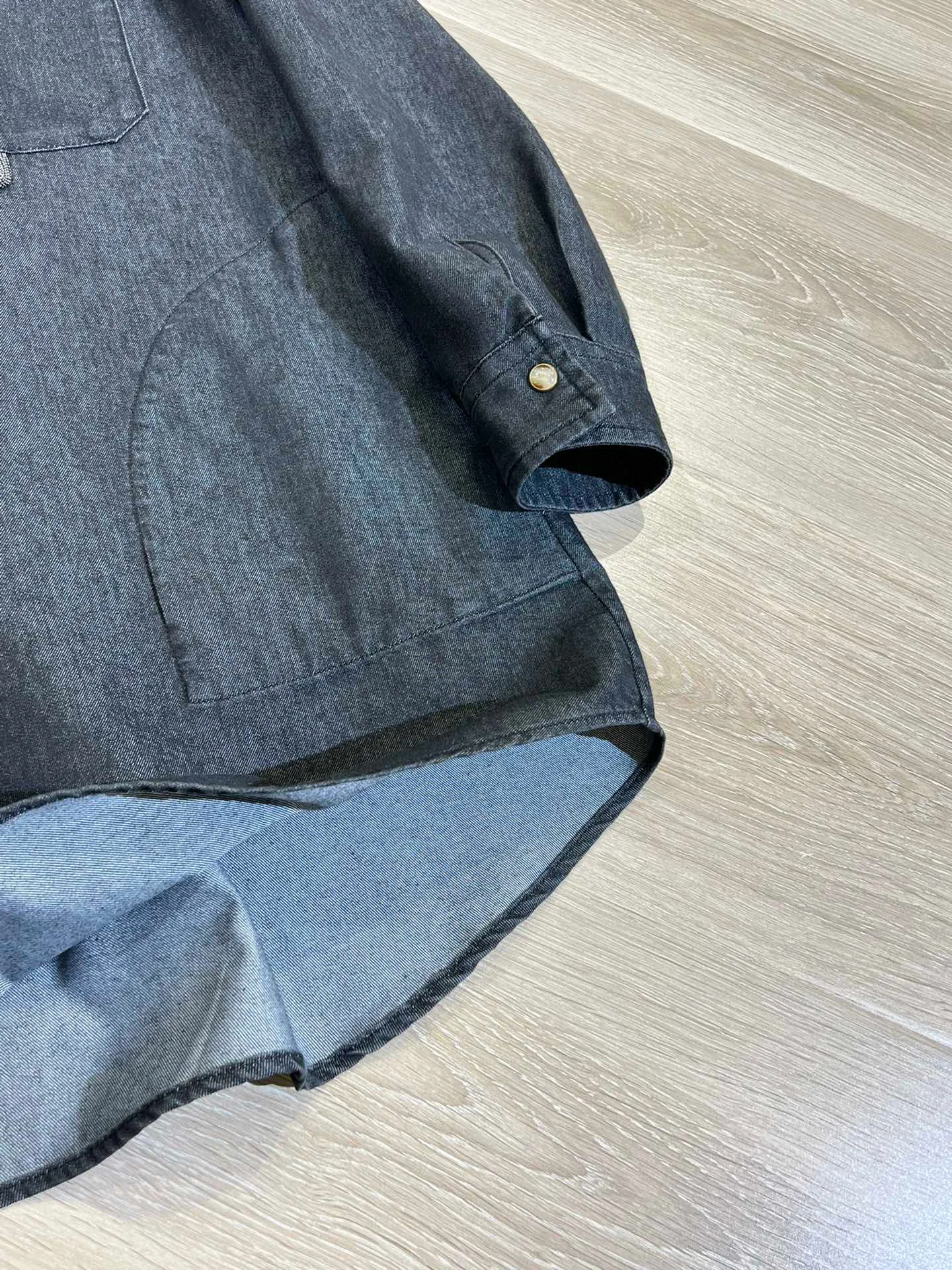 Рисунок 6 - Повседневная джинсовая рубашка