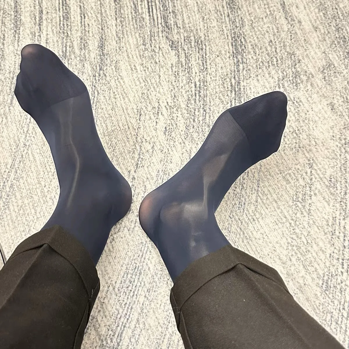 رجل مثير الأعمال اللباس الأوسط أنبوب الجوارب رجل النفط تألق جوارب شير الصيف انظر من خلال رقيقة جدا الجوارب