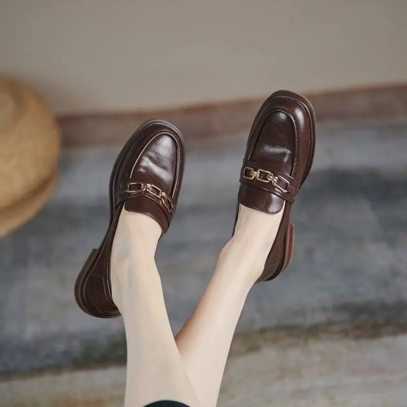 Spring and Fall Luxury Metal Chain Oxfords Ladies Elevated Height Increase Flats Woman Small Leather Shoes Pointed Toe Loafers