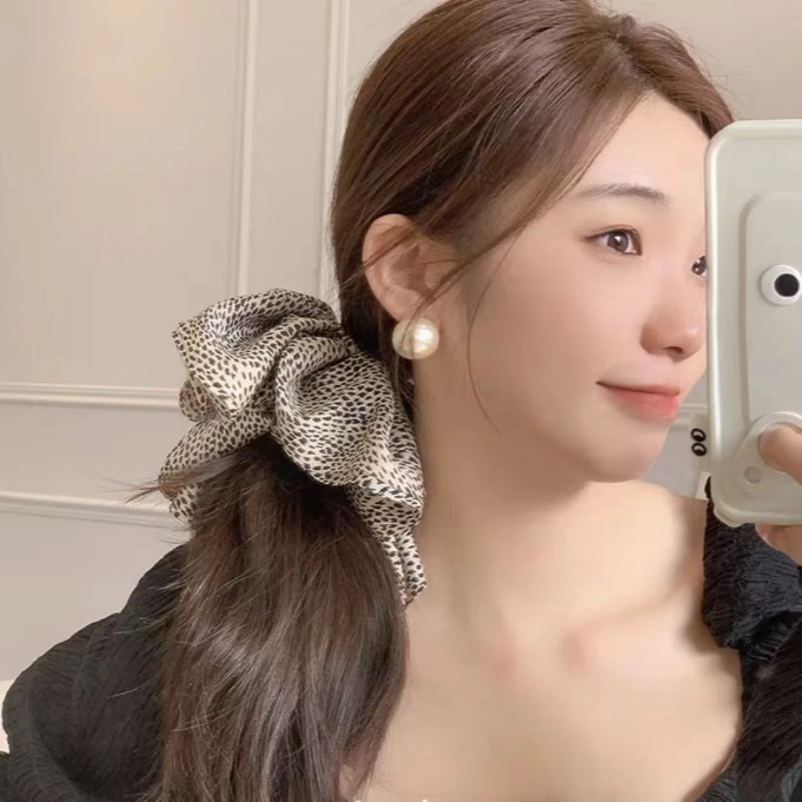 1PC Leopard - Print Ruffled Hair Scrunchie, Bow - Shaped Hair Tie, Chic Hair Accessory for Women, Stylish Ponytail Holder