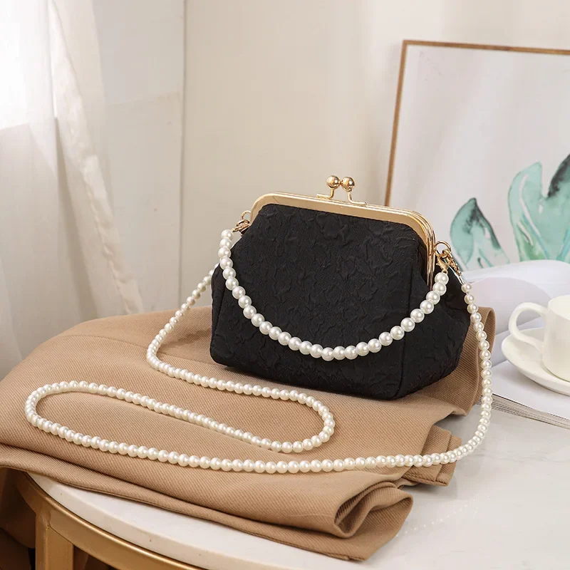 Pearl Chain Shoulder Bag New Portable Shell Clutch Mini Bag Beaded Fashion Crossbody for Women Evening Handbags Purse