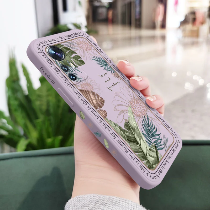 Tropical Style Phone Case with Vibrant Design