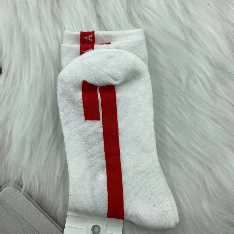 Fashion Pure Cotton Breathable Sweat Absorption Sports Socks for Men and Women Trend Luxury Long Tube Casual Socks