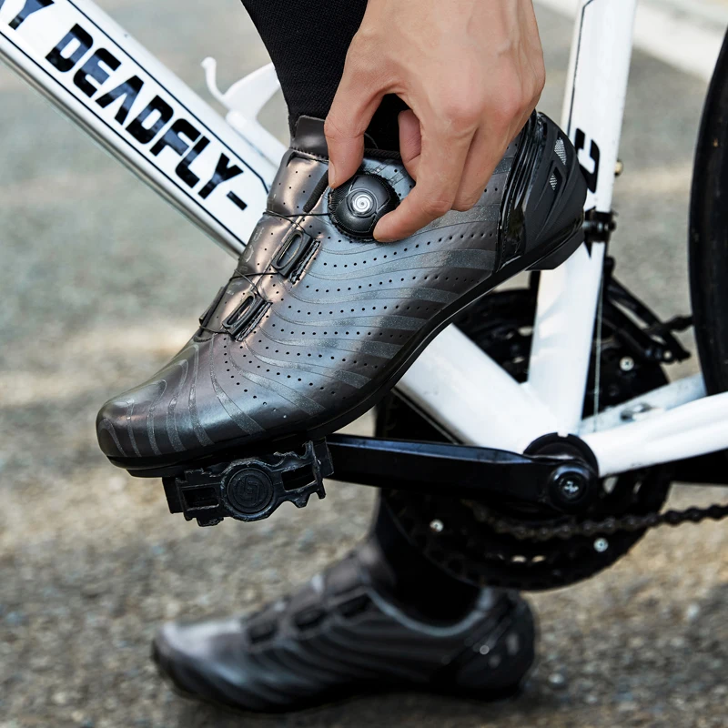 Men Self-Locking Cycling Shoes Luminous MTB Shoes sapatilha ciclismo SPD Mountain Road Bike Sneaker White Lockless Bicycle