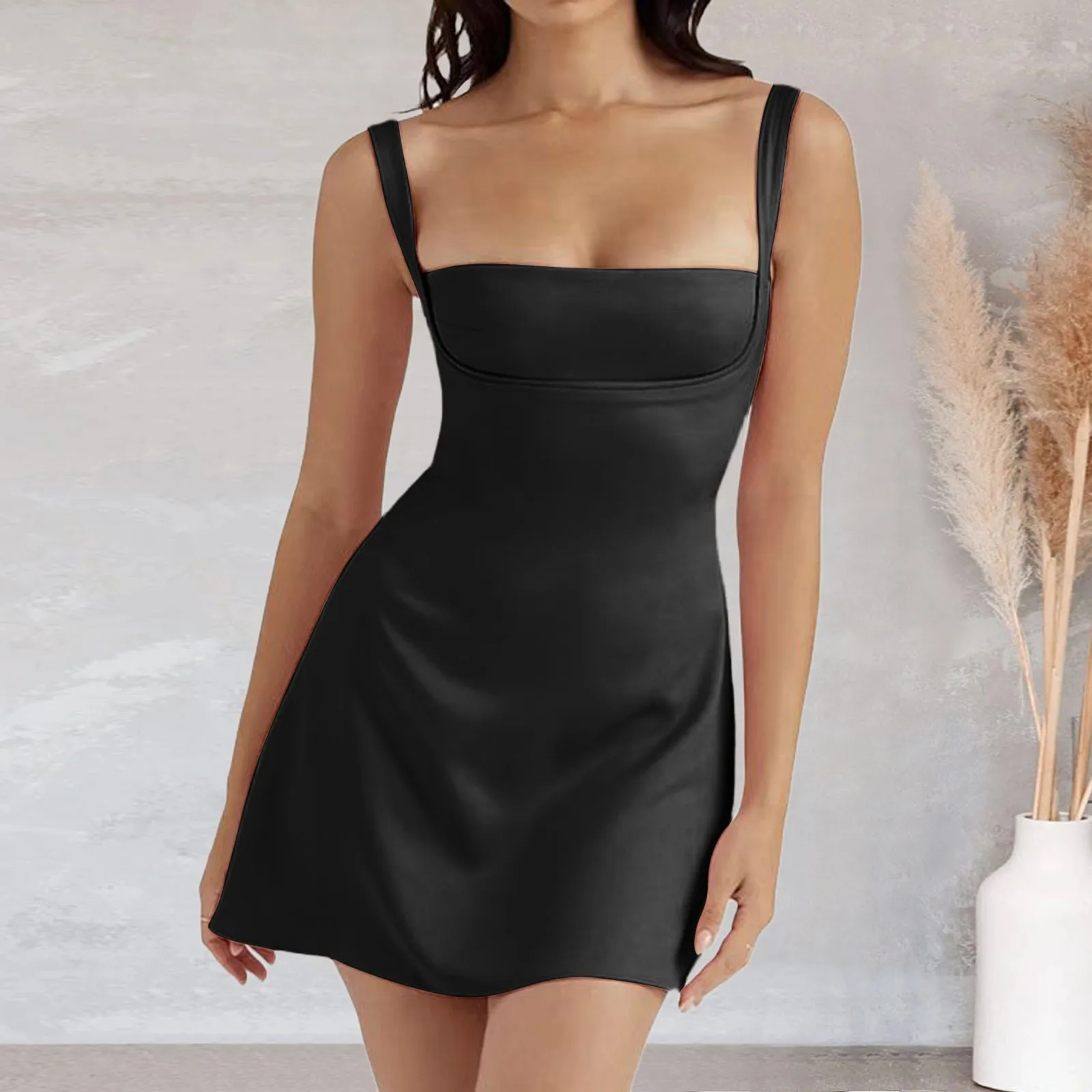 Рисунок 3 - Женское атласное платье-трапеция