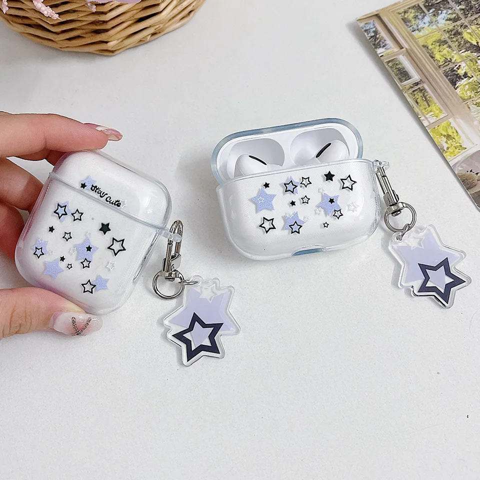 SEIAIYG Hoesje compatibel met AirPods 4 2024, TPU schokbestendige hoes, koolstofvezel textuur met sleutelhanger reinigingspen, zwart