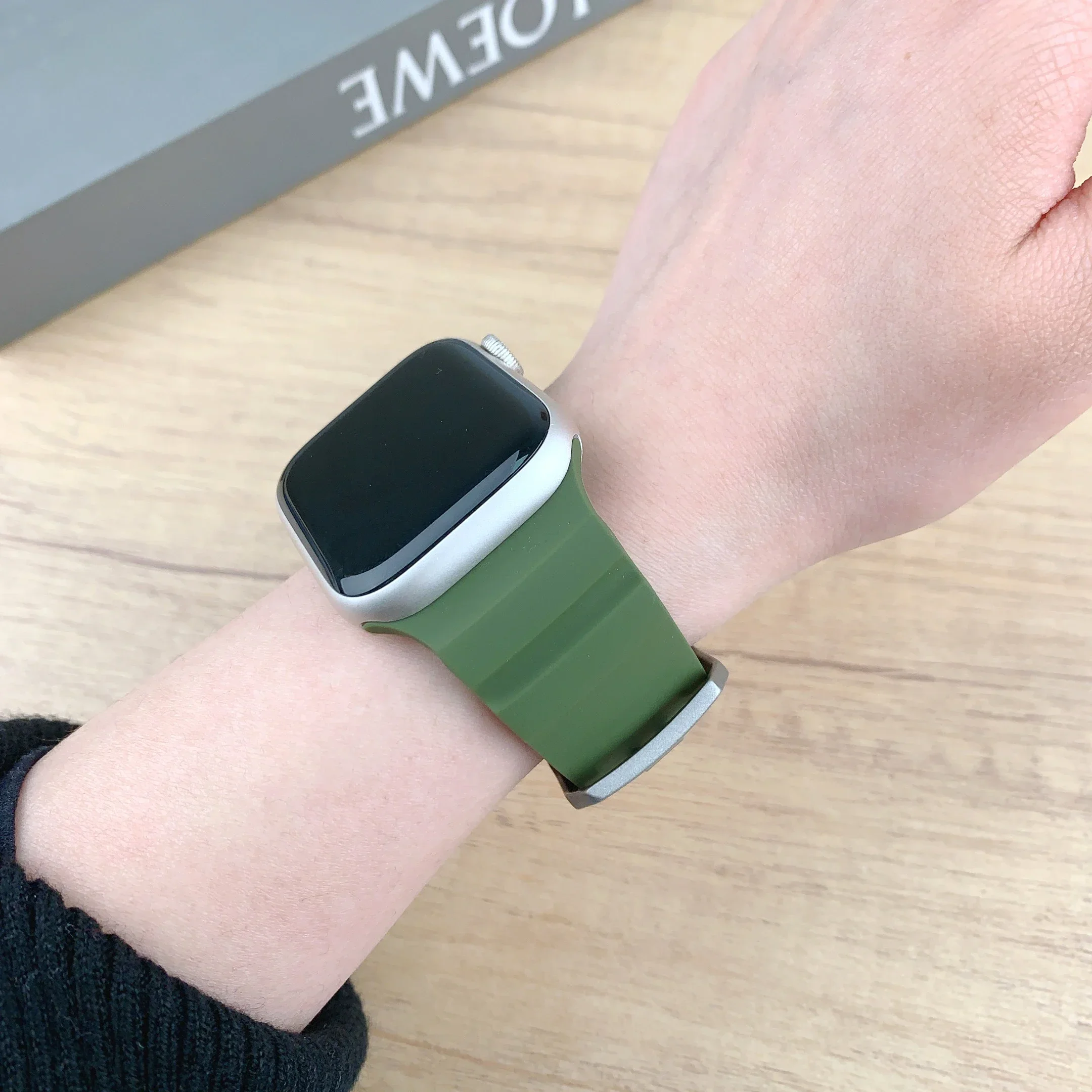 Sport-Silikonarmband für Apple Watch Ultra 2 10 9 8 7 6 SE 5 4 Titan-Metallarmband für iWatch 42 mm 44 mm 45 mm 46 mm 49 mm – Detail 16