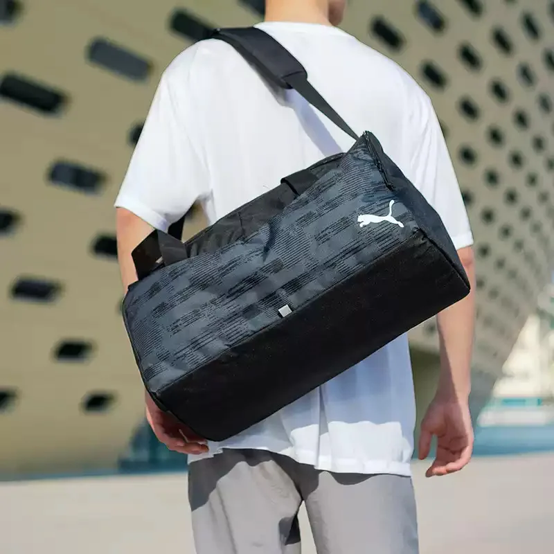 PUMA 피트니스 싱글 숄더백 메신저백 대용량 크로스바디백 트레이닝 여행가방 090577-01