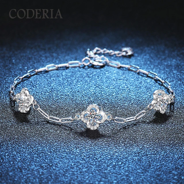 Leaf Clover Moissanite Bracelet