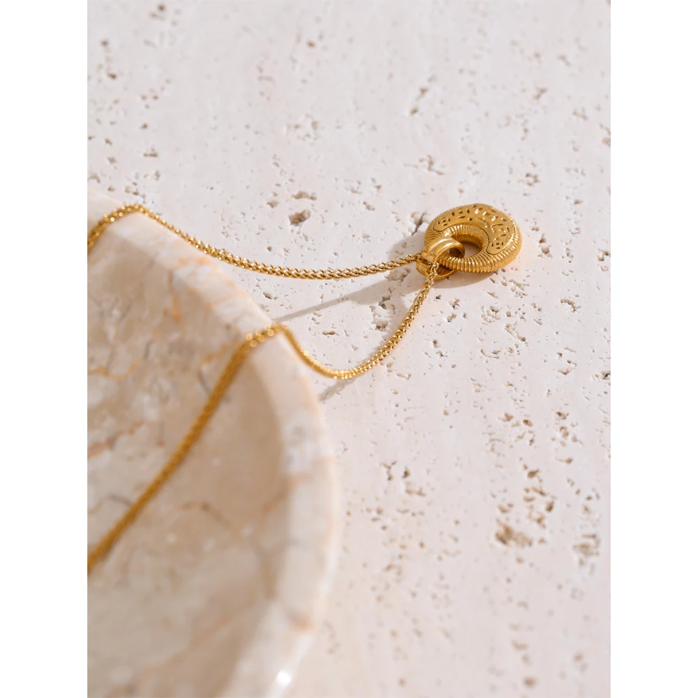 Yhpup Vintage 18K Golden Necklace