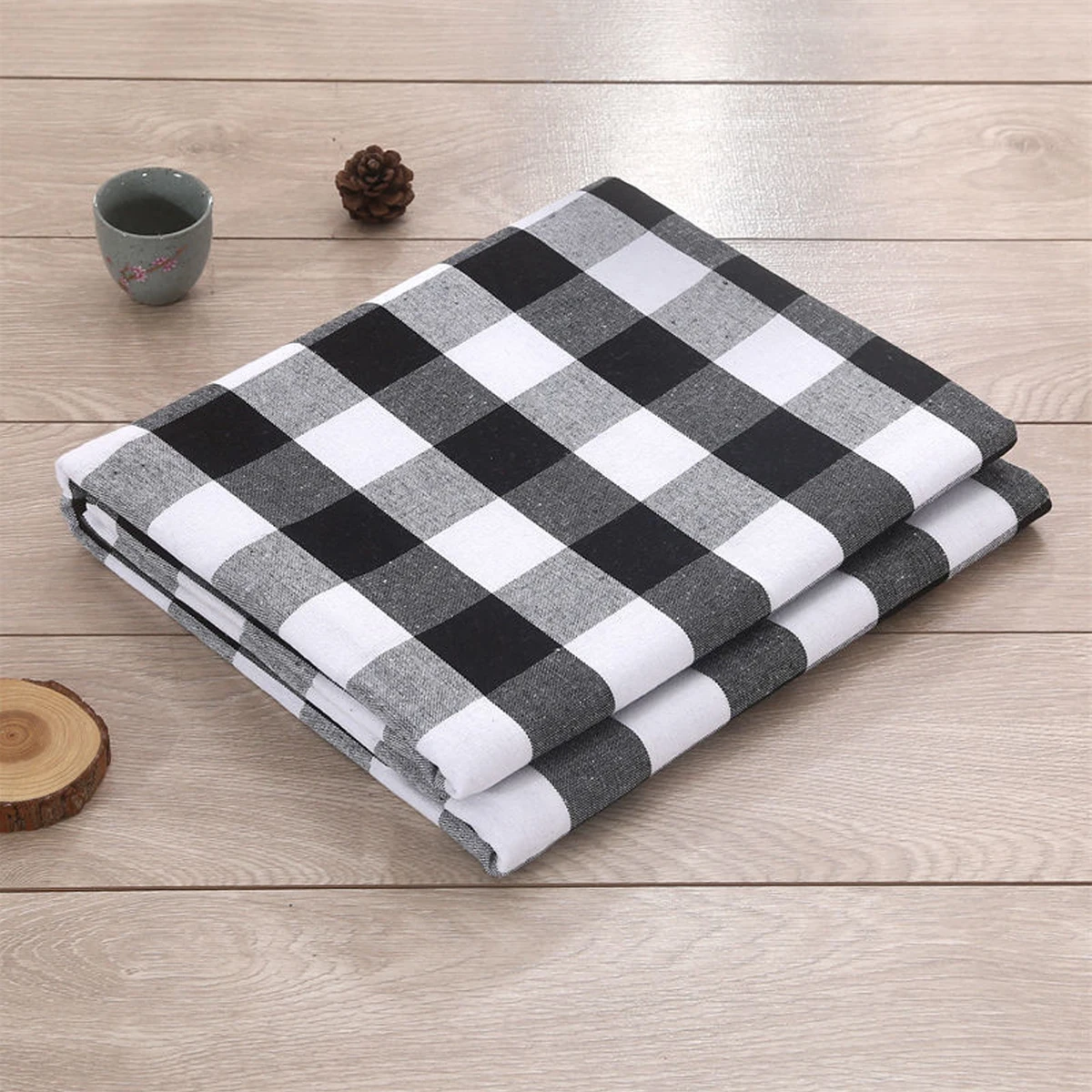 Checkered Napkins Are Suitable For Daily use at Parties Dinners Weddings Washing And can be Reused