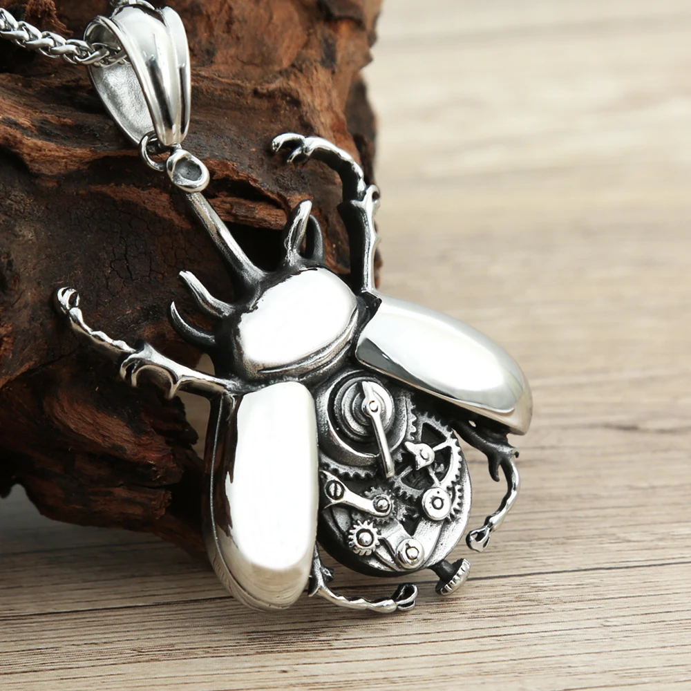 Shuttle Mechanical Rotating Gear Pendant Necklace Skeleton Hand