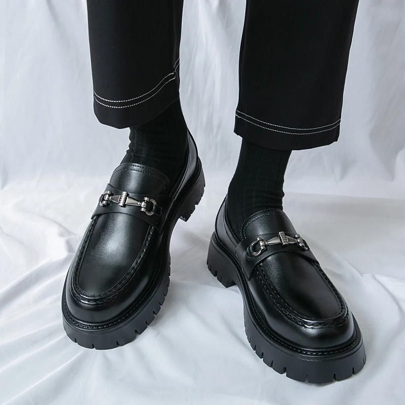 أحذية رجالية جديدة كاجوال بدون رباط ذات نعل سميك لزيادة الطول، أحذية جلدية أنيقة للأعمال، أحذية رسمية للرجال للارتداء الخارجي