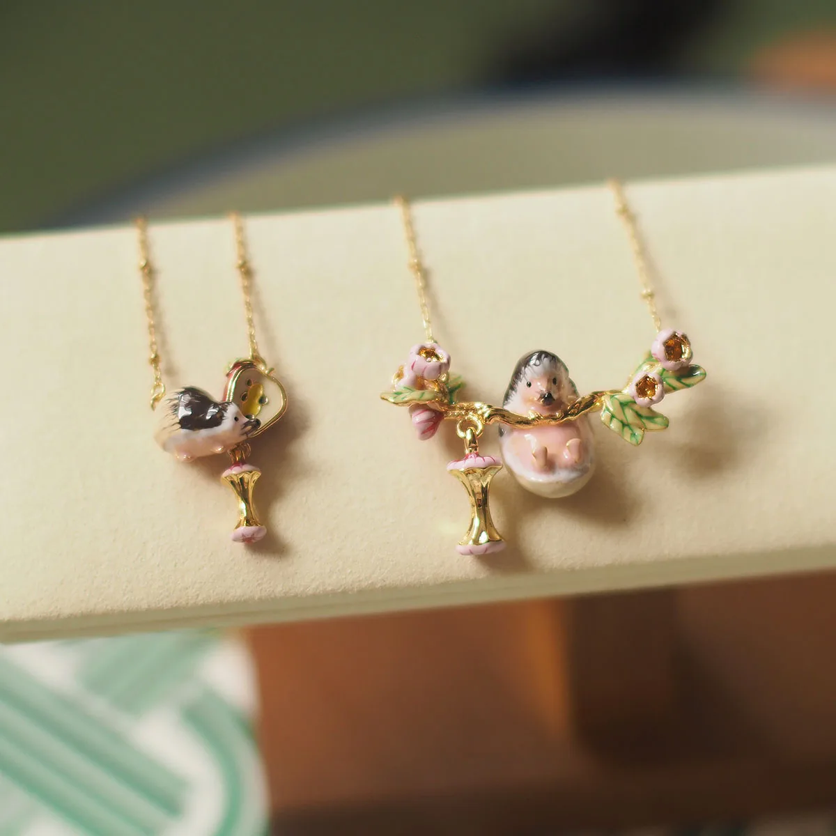 アクセサリー Apples Cute Lovely Apple Hedgehog Necklaces New Enamel Glaze Animal