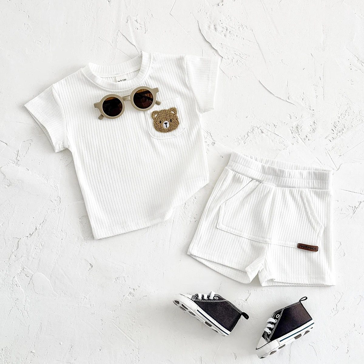 Description Picture 6 of itemNew Summer Baby Boys Clothes Set Newborn Baby Girls Cute Chest Pocket Teddy Bear Towel Embroidery Shirt+Shorts Clothes 2Pcs/Set