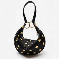 Sac de Commuter Élégant pour Femme 2026 – Sac à Main Polyvalent Tendance avec Rivets, Style Dumpling, Porté Épaule ou Croisé 4