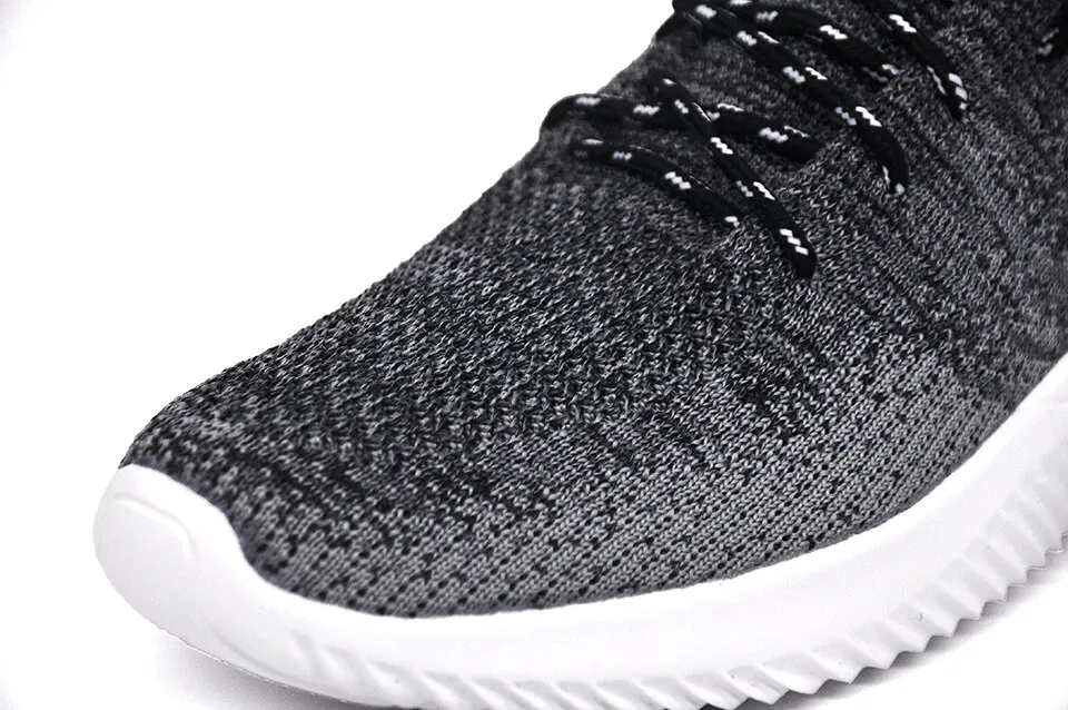 Lightweight Men's Mesh Trainers Slip On Breathable Walking Shoes_voghion.com
