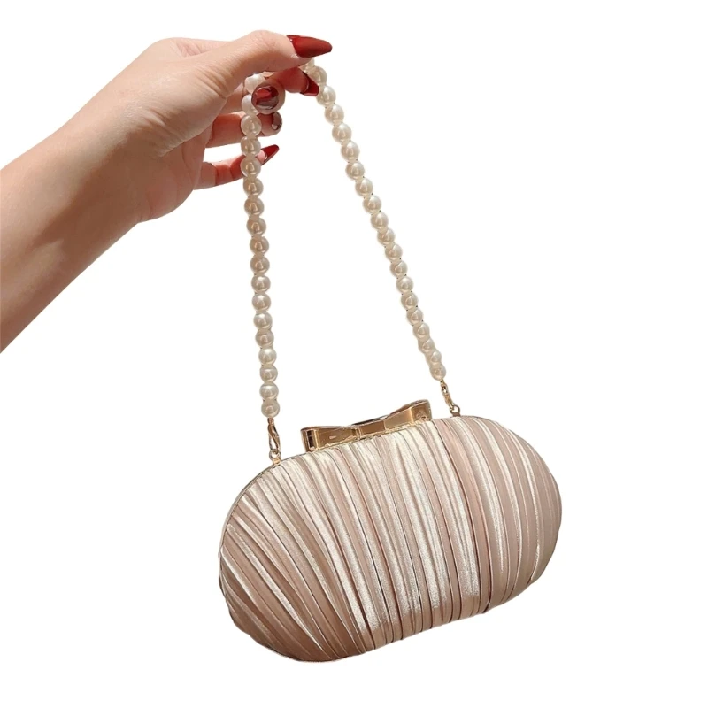 

Женская вечерняя сумка-клатч с цепочкой и бусинами