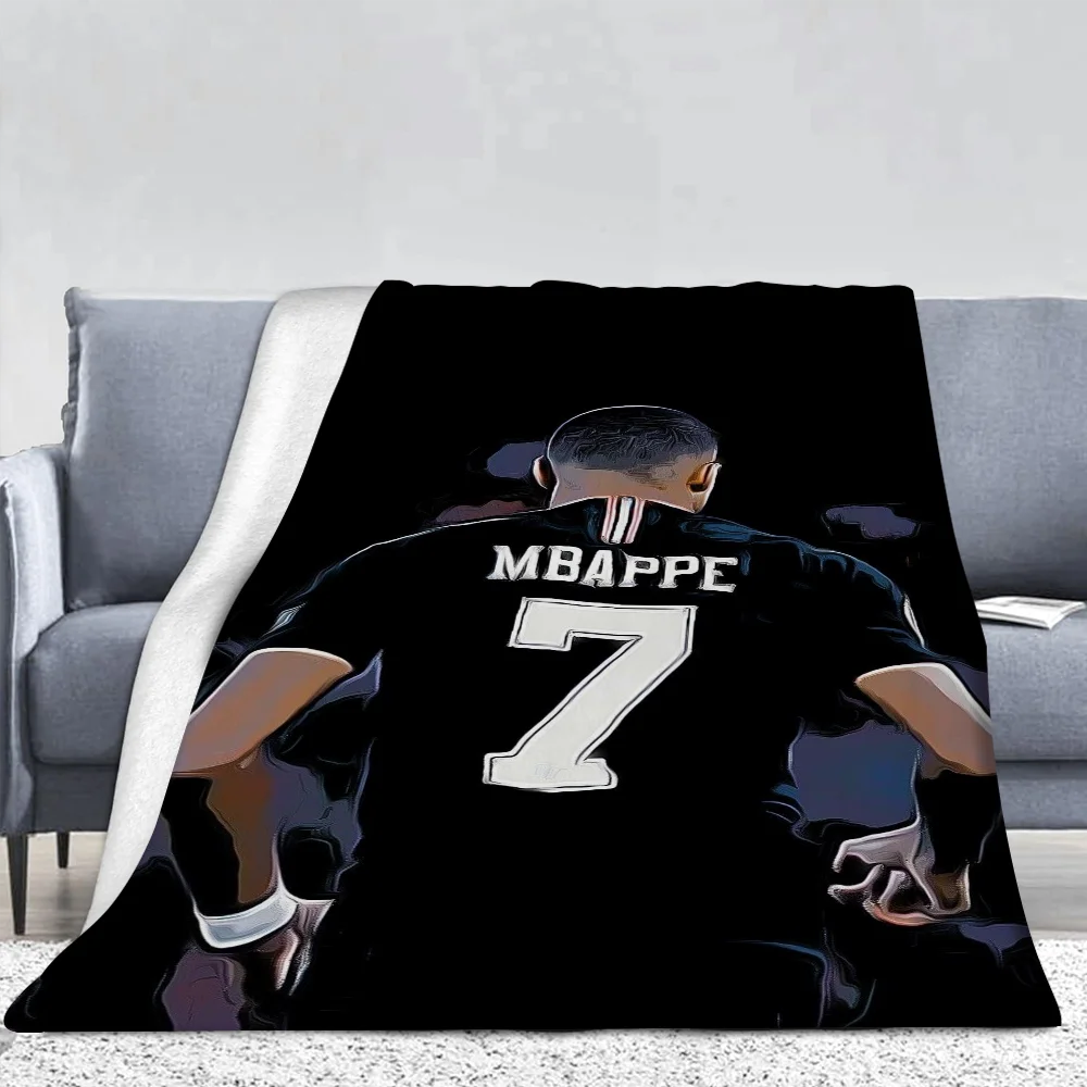 Kylian Mbappe ���� �β��� ���, �ܿ�� ���� ���� ������ ħ��, ǫ���ϰ� �ε巴�� ������ ���������� ���Ÿ� ħ�뺸, �ִϸ��̼� ����
