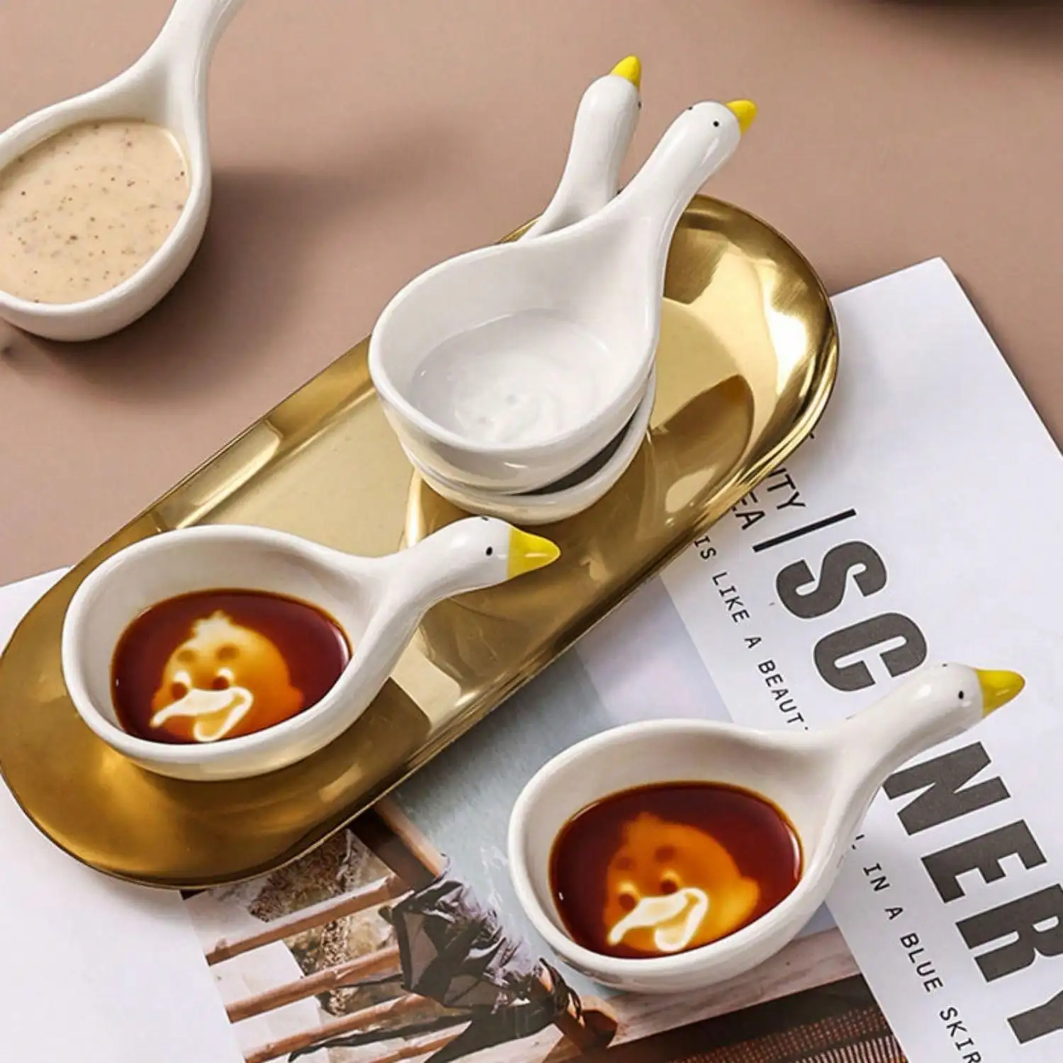 Seasoning Jars 4 pieces 1 set of Swan seasoning dish