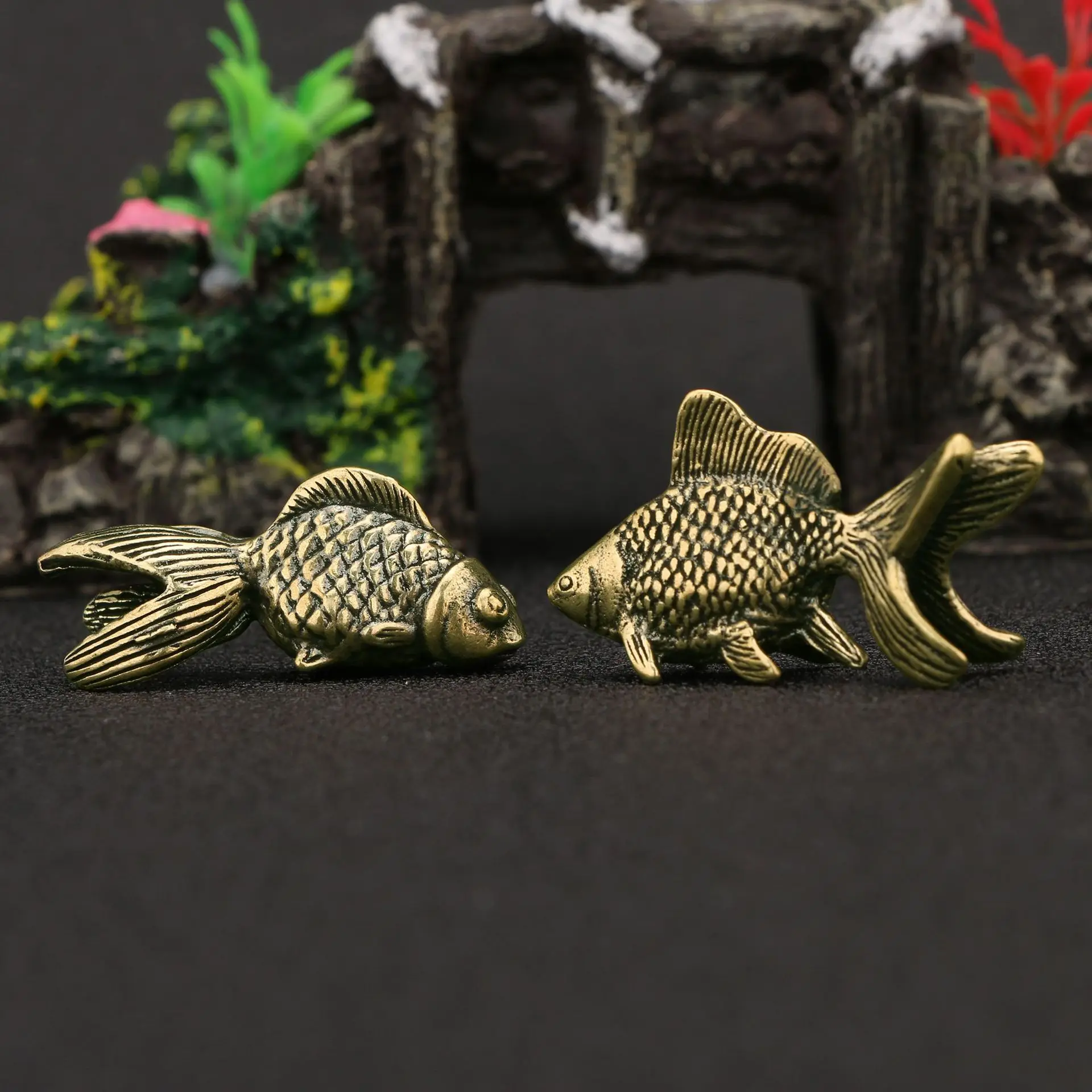 Rame Antico Solid Goldfish Wrestling Tea Pet Statue Ottone Animal Table Ornament Accessori Decorazione Della Casa Per Soggiorno
