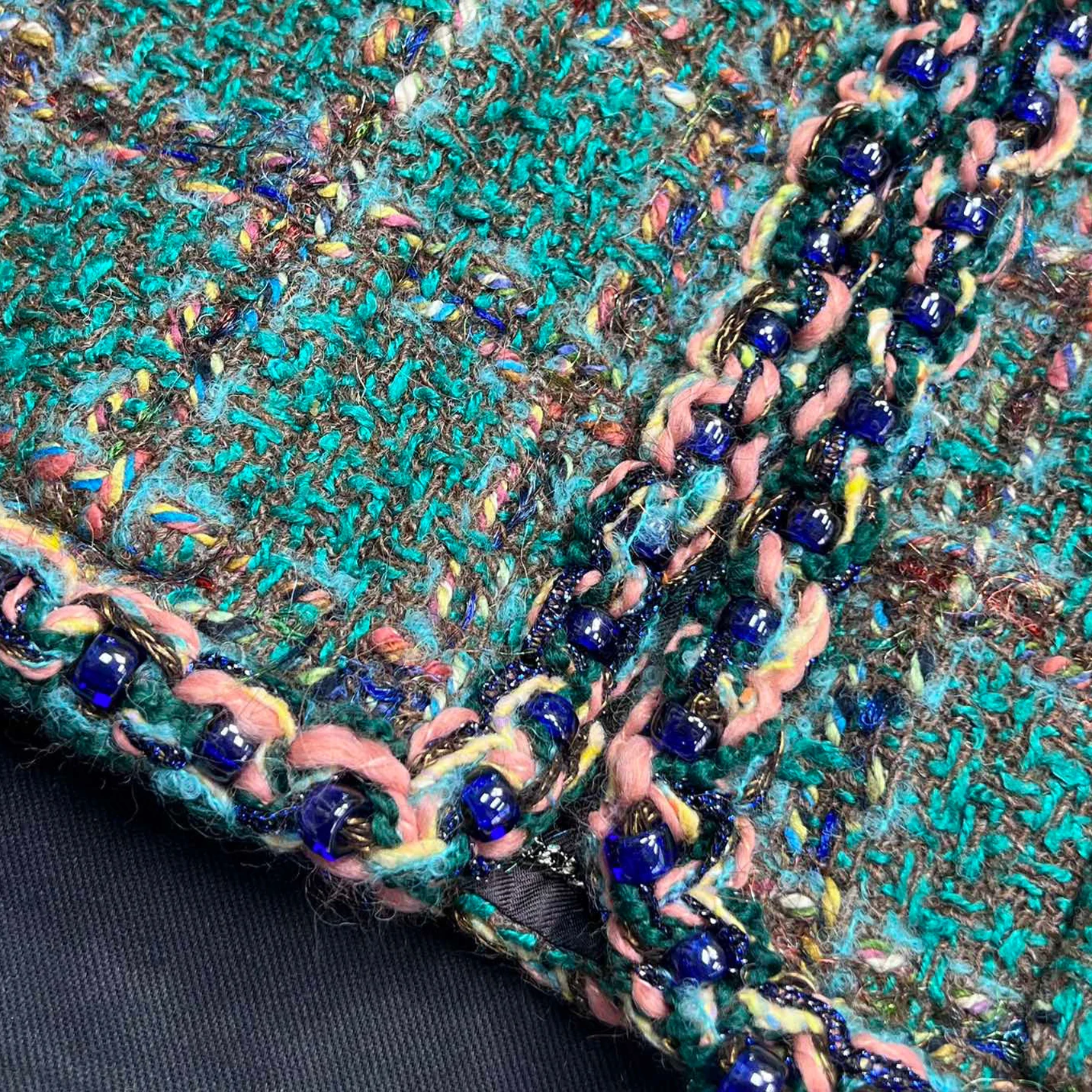 Рисунок 6 - Зеленый кардиган NIGO