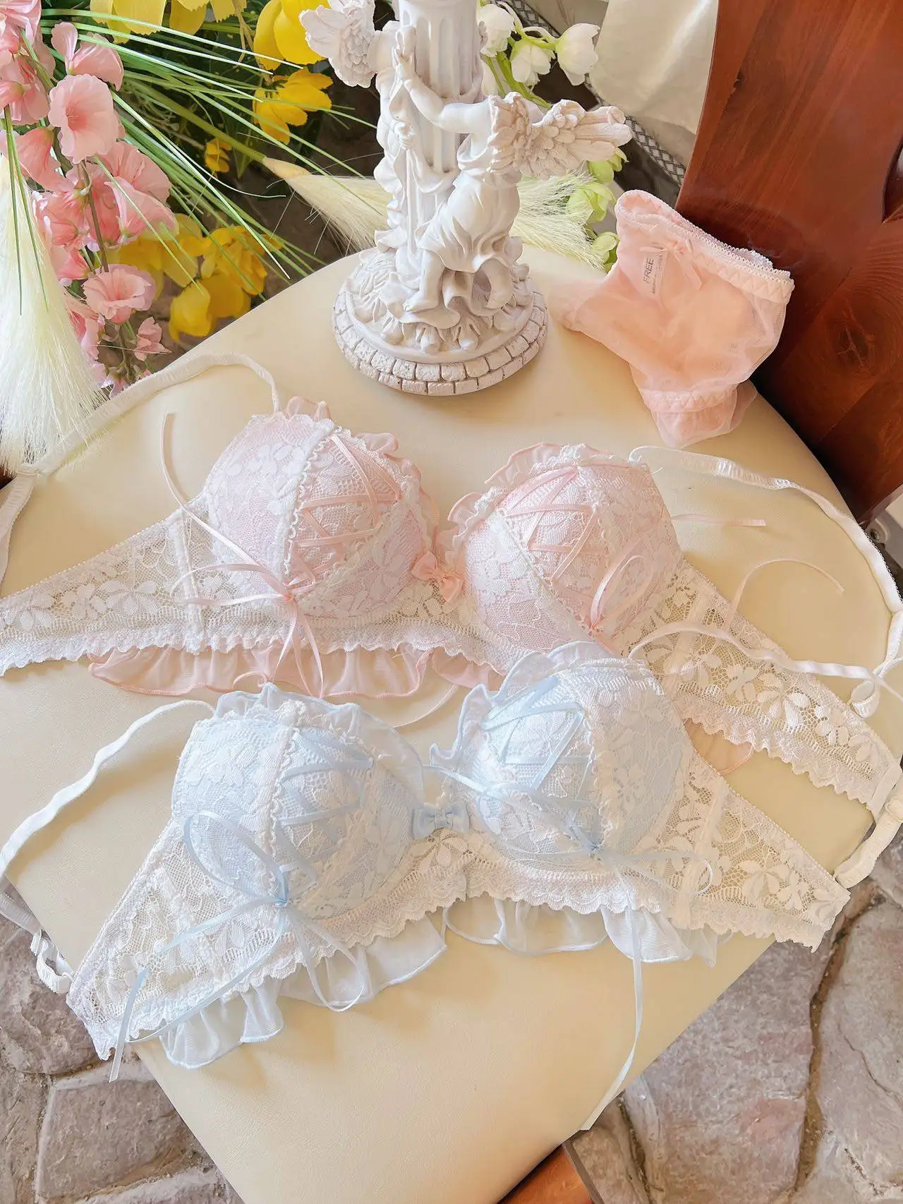 Japanischer Spitzen-dessous-set Mit Kabellosem Push-up-bh_voghion.com