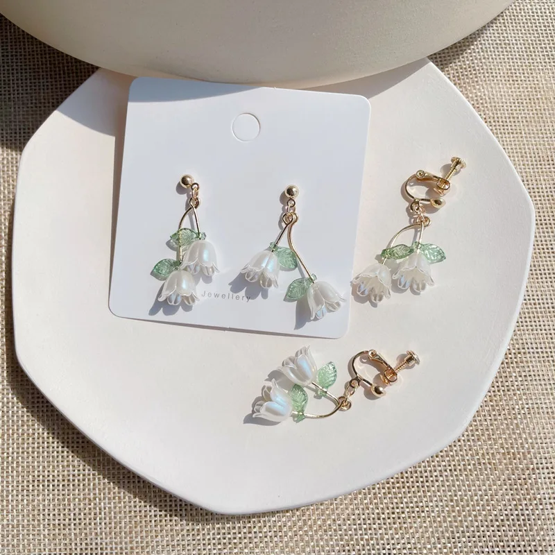 Chinese Style Lily Bell Orchid Pearl Clip Earrings Temperament White Tulip Shell Petal Flower Clip Earrings Without Piercing ear clip earrings,clip earrings,ear clip