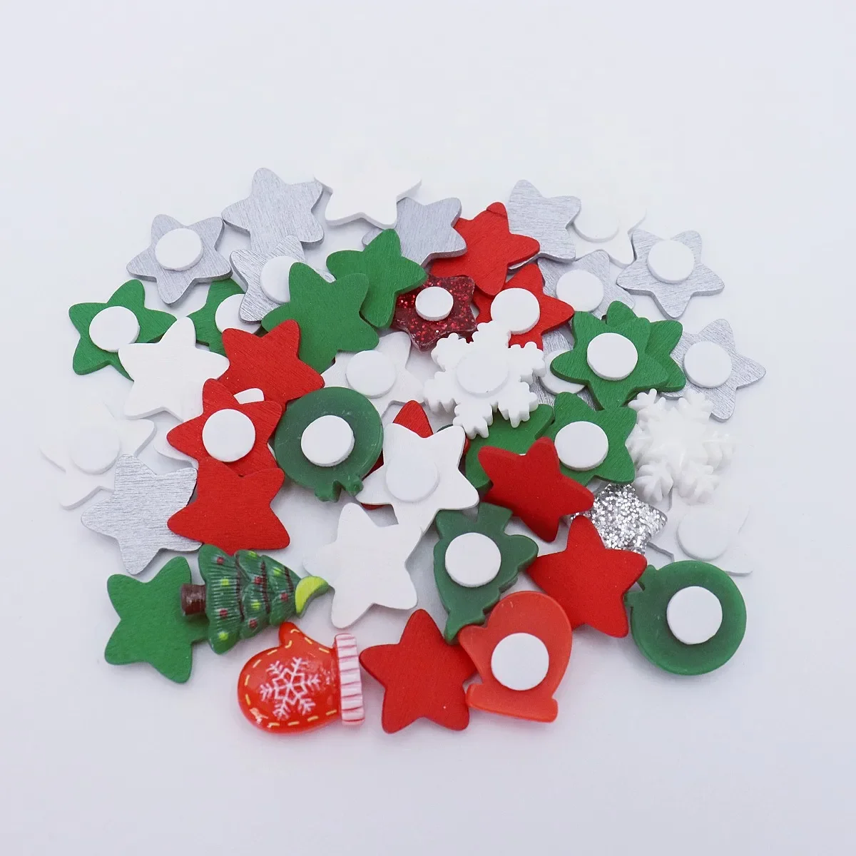 50pcs Self-Adhesive Resin Wooden Mixed Stars,Snowflakes,Christmas Trees Flatback Stickers Embellishments DIY Scrapbooking Topper