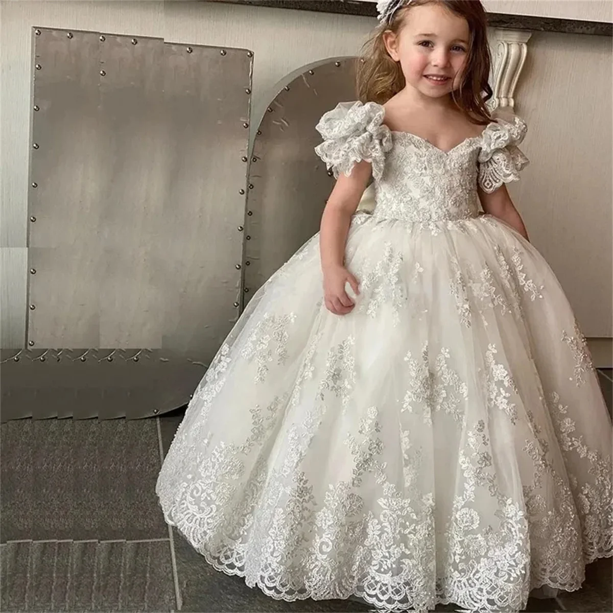 

White Flower Girl Dresses for Wedding Lace Off Shoulder Puffy Short Sleeve Communion Gown White Ivory Birthday Christening Dress