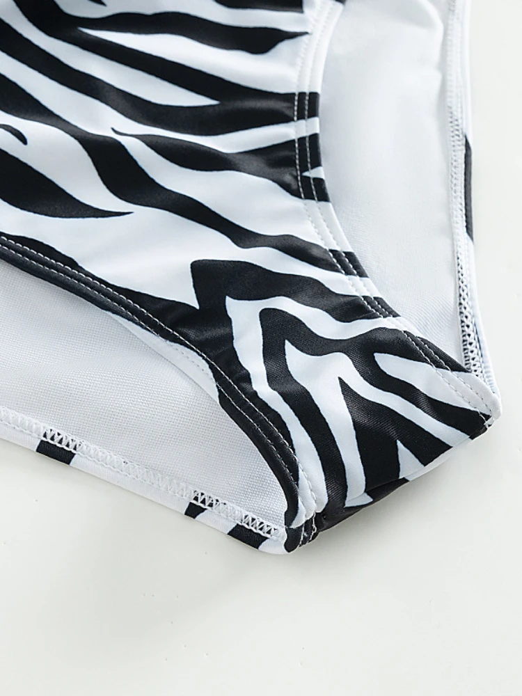 Рисунок 6 - Купальник с принтом зебры