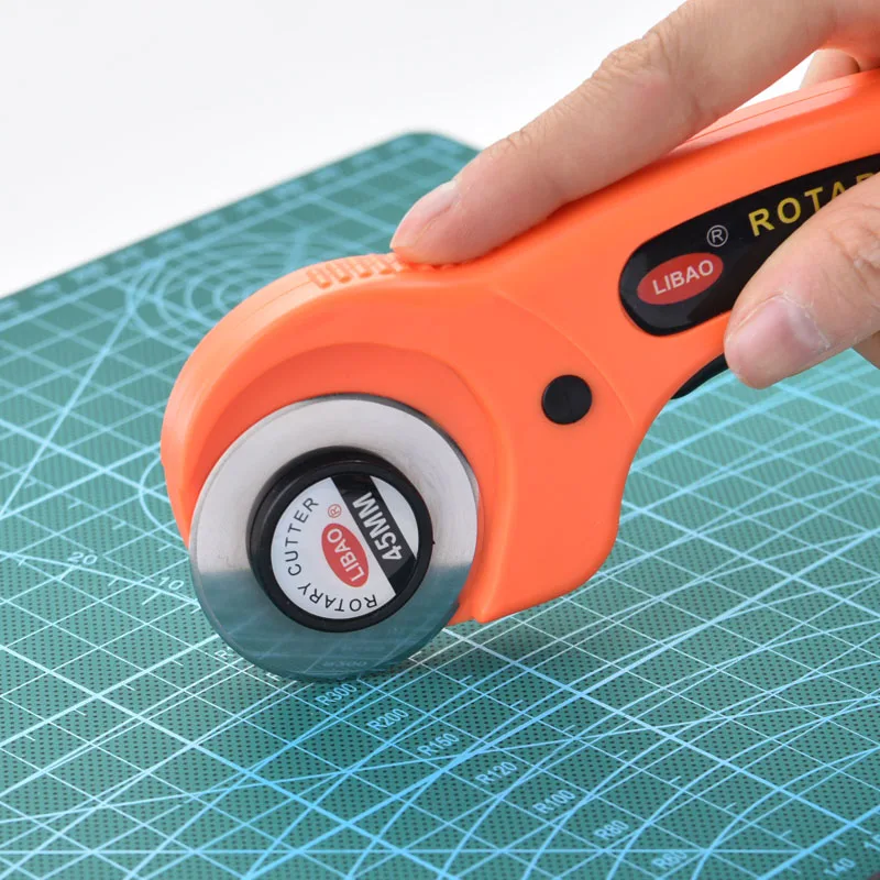 Rotary Cutter Patchwork Roller Cutter Wheel Round Knife Cloth Knife Leather Craft Fabrics DIY handmade essential tools