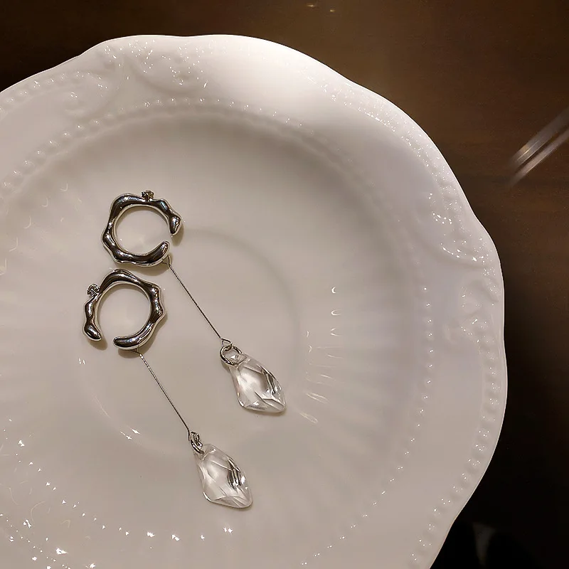 Sliver Color Metal Geometric Ear Bone Clip Earring No Piercing Acrylic Tassel Pendant for Women Personality Girls Party Jewelry