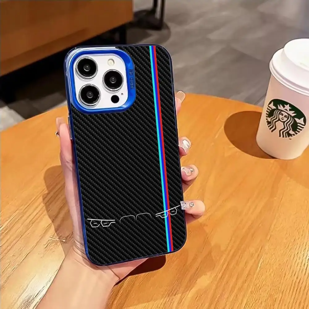 Sleek Carbon Fiber Pattern Shockproof Phone Case - Anti-Fingerprint Design