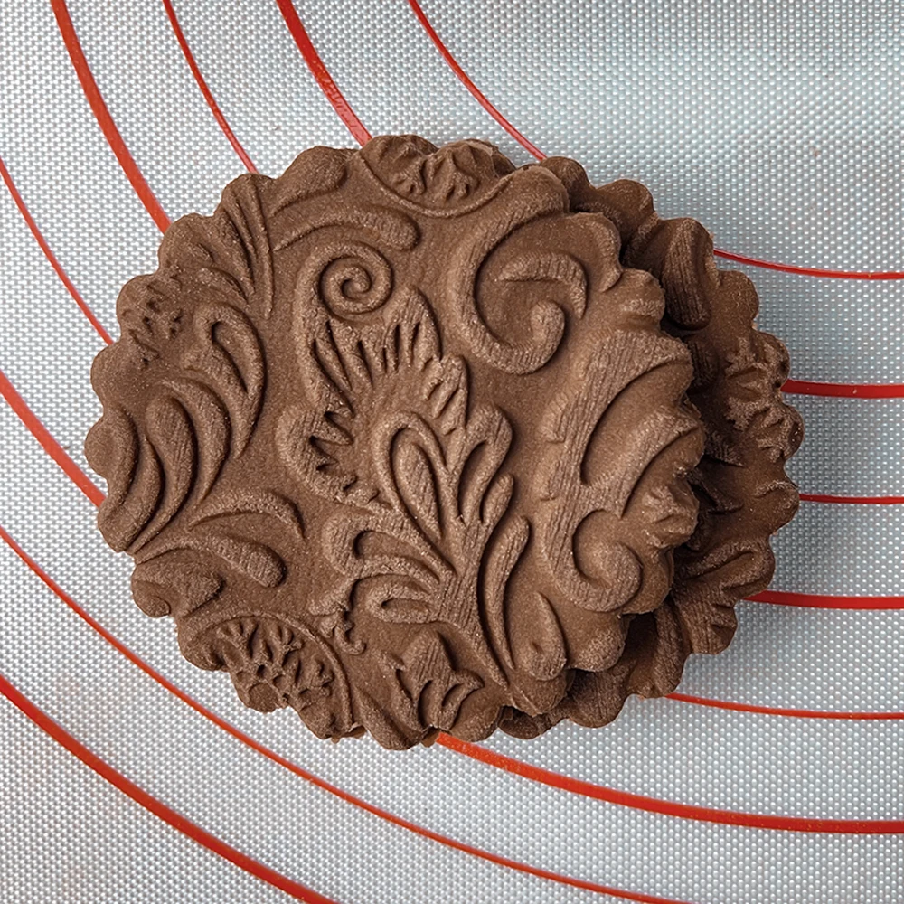 Description Picture 3 of itemLeaves Pattern Rolling Pin Christmas Wooden Embossing Baking Tools Flower Dough Engraved, In stock kitchen accessories