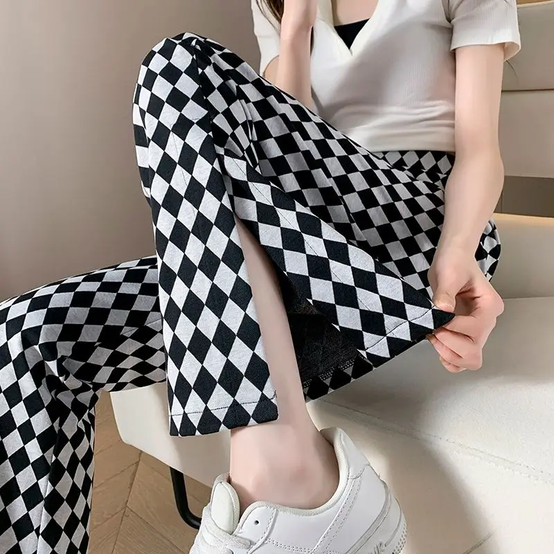 Рисунок 5 - Женские свободные шахматные Брюки-клеш