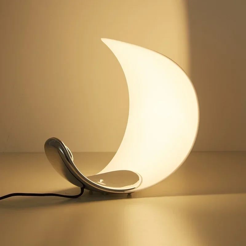 

2024 Italian Designer Bedside Nordic Curl Table Lamp For Bedroom Study Room Hotel Decor Simple LED Moon Reading Table Lamp