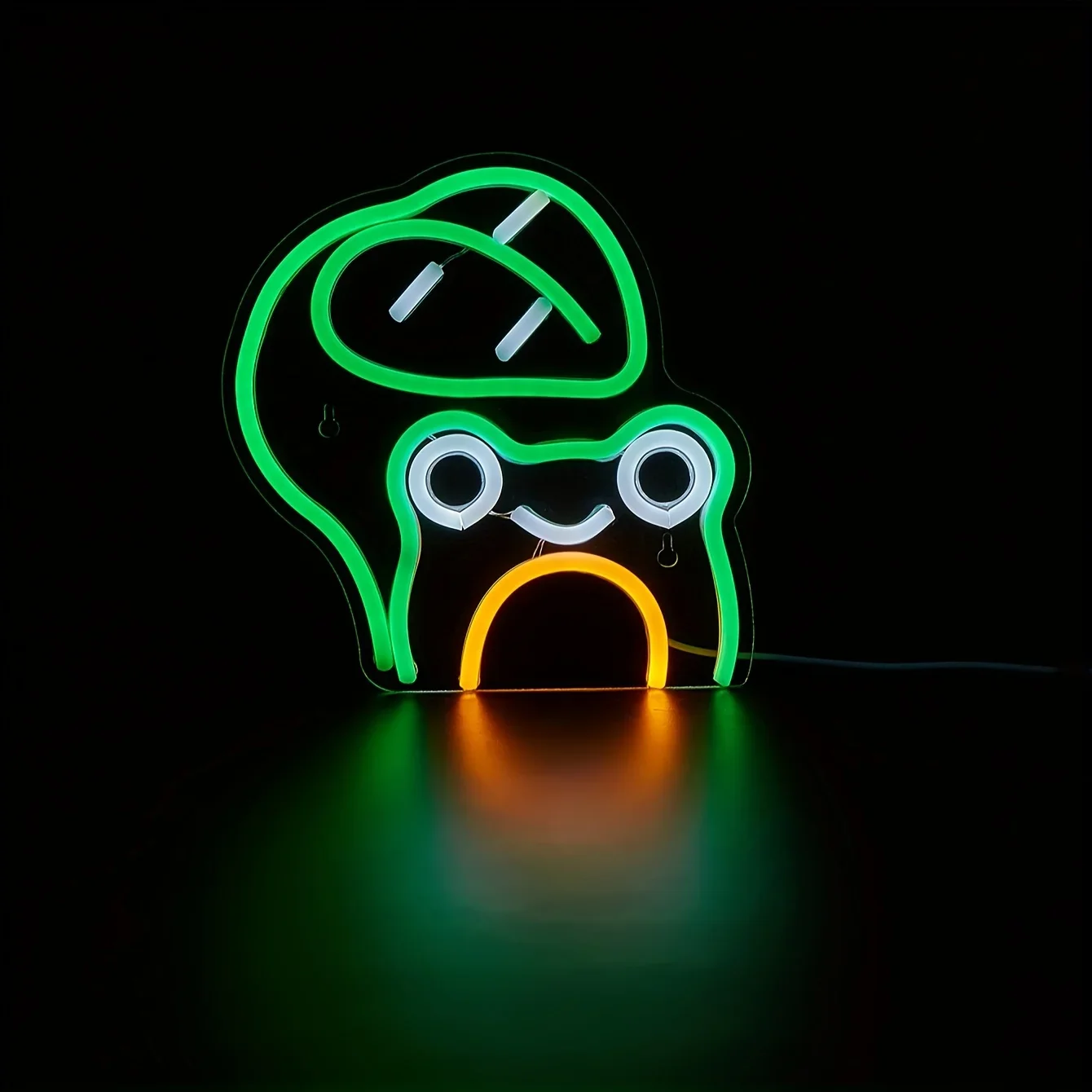 أوراق الشجر والضفدع الأخضر