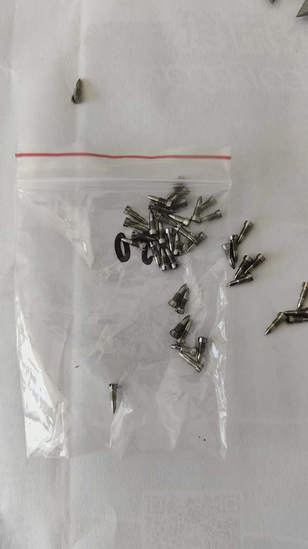 The Length Of The Clarinet Tip Screw, 7.6mm, Thickness Is 2mm