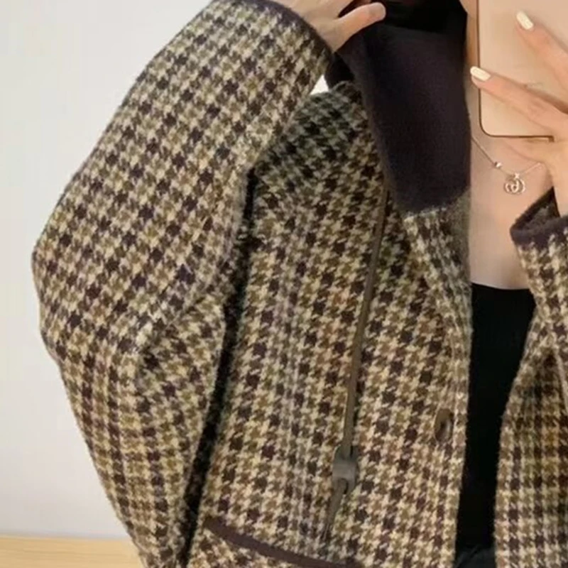Vintage Plaid Women's Sweater Jacket - Image 3