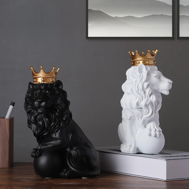 EuropeanAristocraticCrownLionStatueOfficeDecorationResinCrafts