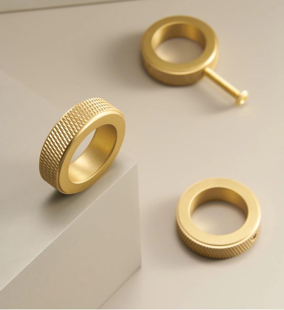 Nurlin Solid Brass Finger Ring, Knurling Handle,