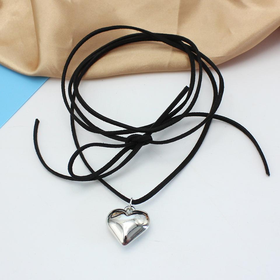 Trend Goth Black Velvet Big Heart Pendant Choker Necklace for Women Elegant Weave Knotted Bowknot Adjustable Chain Jewelry
